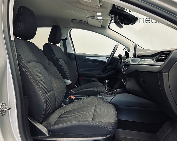 Ford Focus 9 of 12