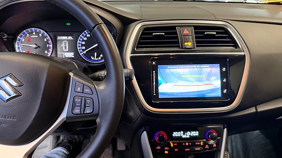 Suzuki S-Cross 6 of 9