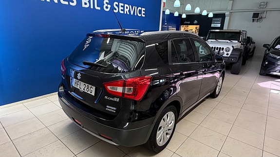 Suzuki S-Cross 3 of 9