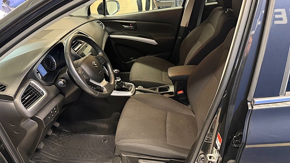 Suzuki S-Cross 4 of 9