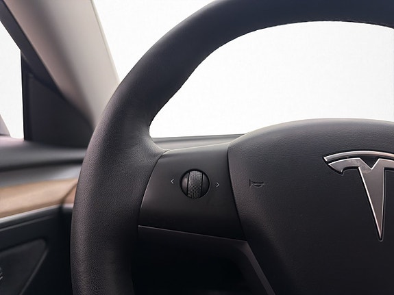 Tesla Model 3 19 of 30