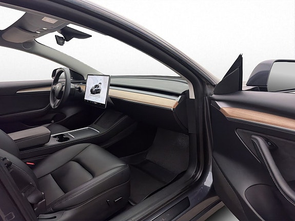 Tesla Model 3 16 of 30