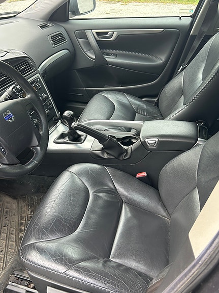 Volvo XC70 7 of 8