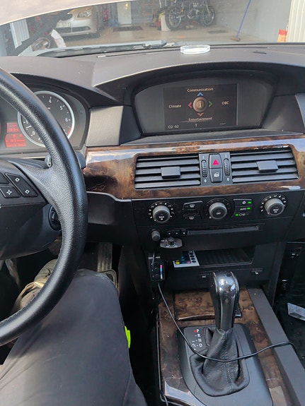 BMW 520i 3 of 4