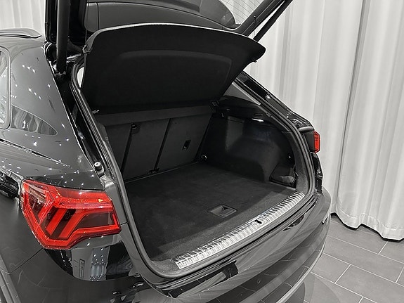 Audi Q3 4 of 14