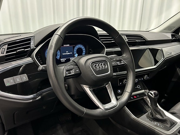 Audi Q3 9 of 14