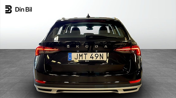 Skoda Octavia Scout 5 of 12