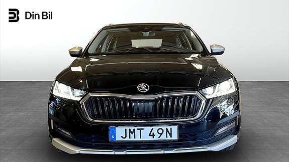 Skoda Octavia Scout 4 of 12