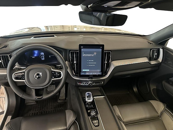Volvo XC60 8 of 19