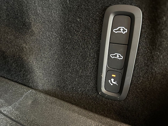 Volvo XC60 17 of 19