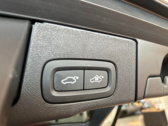 Volvo XC60 16 of 19