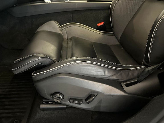 Volvo XC60 14 of 19