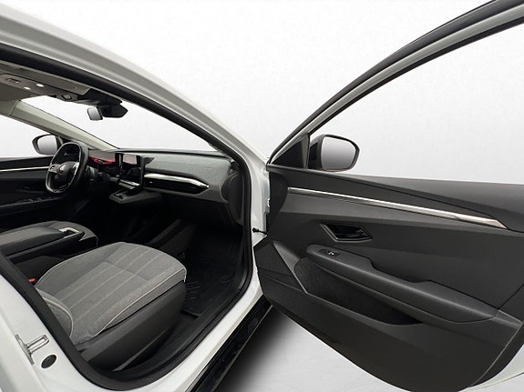 Renault Megane E-Tech 16 of 30