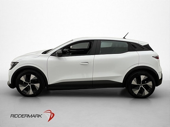 Renault Megane E-Tech 5 of 30