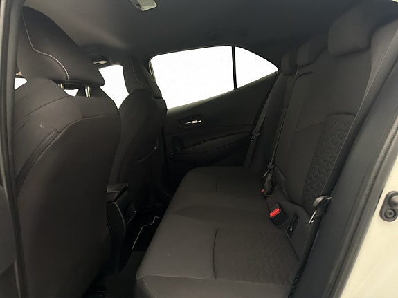 Toyota Corolla 25 of 29