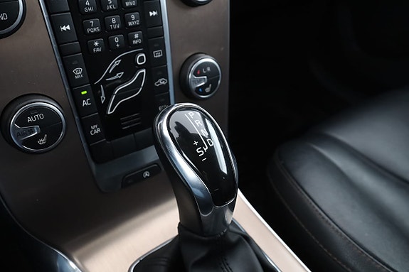 Volvo V40 Cross Country 27 of 30