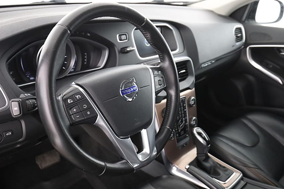 Volvo V40 Cross Country 12 of 30