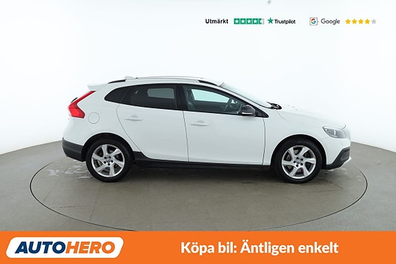Volvo V40 Cross Country 7 of 30