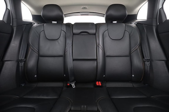 Volvo V40 Cross Country 16 of 30