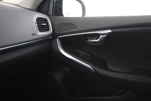 Volvo V40 Cross Country 29 of 30