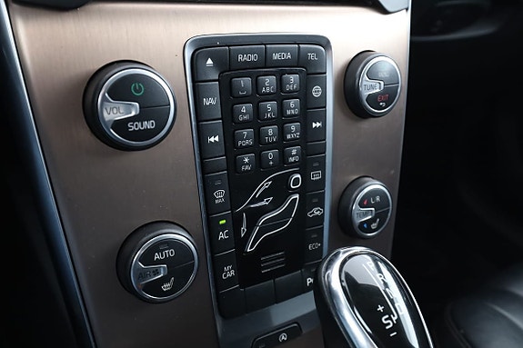 Volvo V40 Cross Country 25 of 30