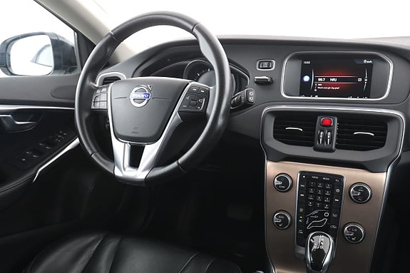 Volvo V40 Cross Country 14 of 30