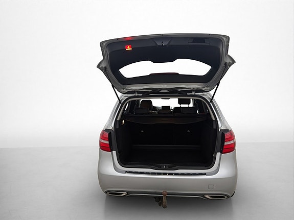 Mercedes-Benz B180 26 of 30