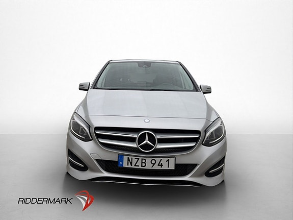 Mercedes-Benz B180 2 of 30