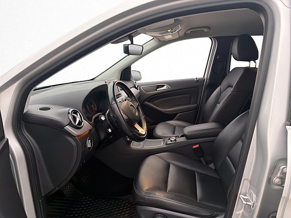 Mercedes-Benz B180 12 of 30