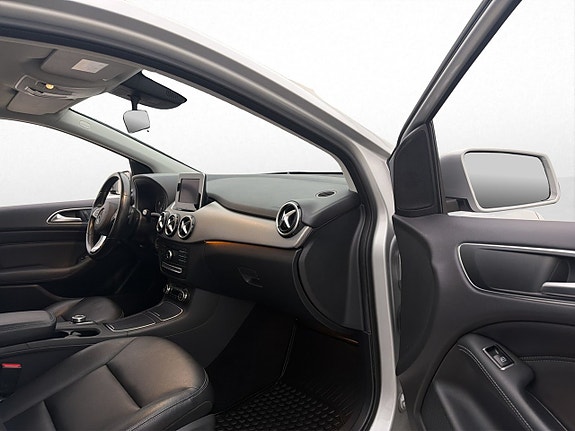 Mercedes-Benz B180 24 of 30