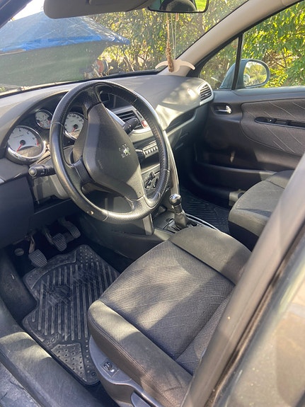 Peugeot 207 SW 4 of 5