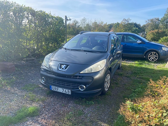 Peugeot 207 SW 2 of 5
