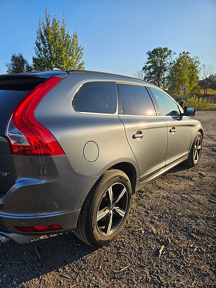 Volvo XC60 3 of 9
