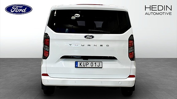 Ford Custom Tourneo 7 of 12