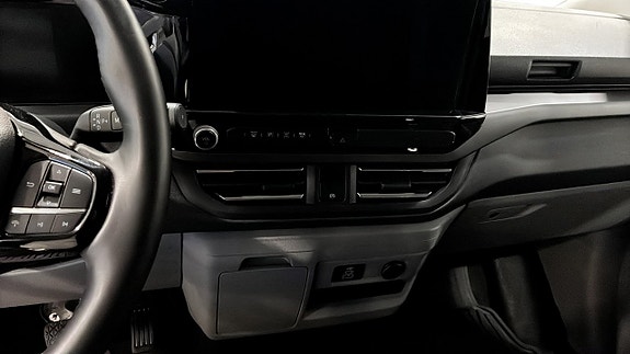 Ford Custom Tourneo 12 of 12