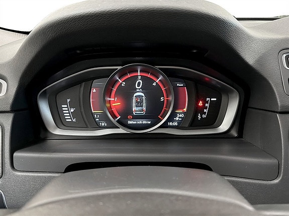Volvo XC70 10 of 19