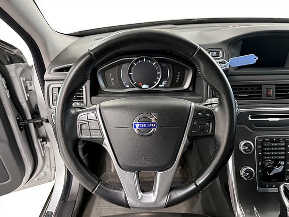 Volvo XC70 8 of 19