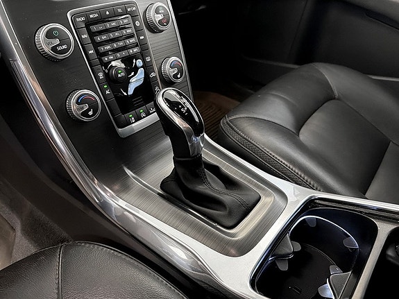 Volvo XC70 13 of 19