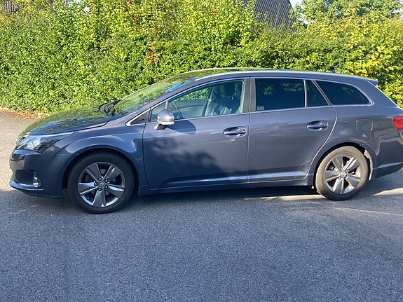 Toyota Avensis 8 of 9