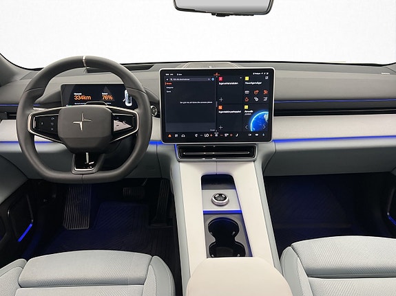 Polestar 4 15 of 30