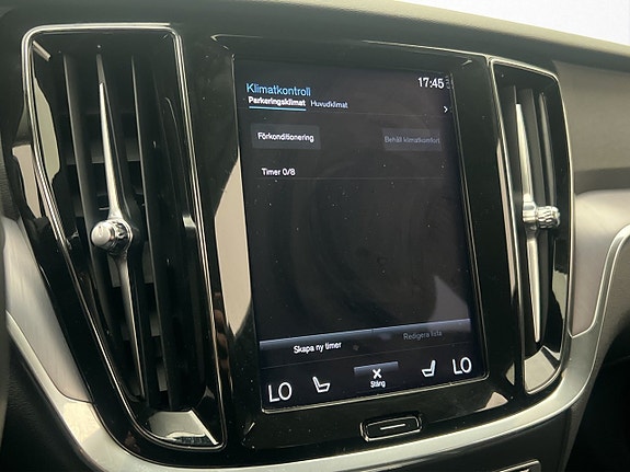 Volvo V60 27 of 30