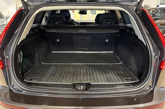 Volvo V60 Cross Country 25 of 28