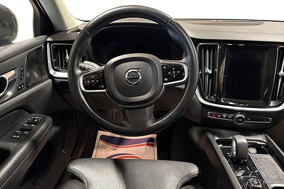 Volvo V60 Cross Country 14 of 28