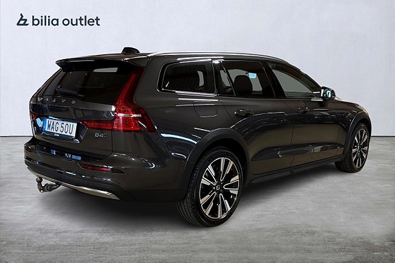 Volvo V60 Cross Country 6 of 28
