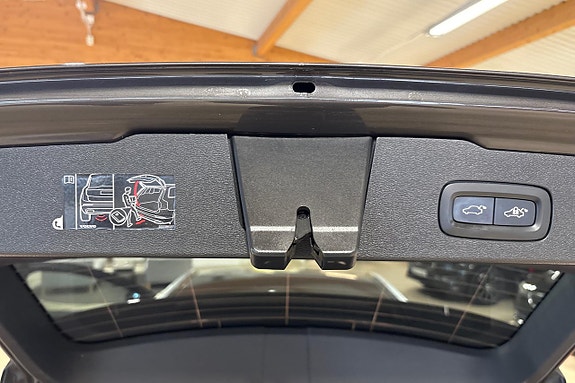 Volvo V60 Cross Country 26 of 28