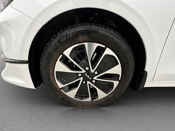 Kia Ceed 30 of 30