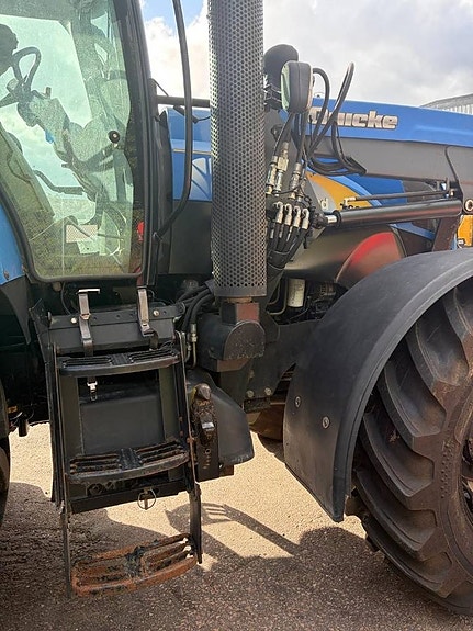 New Holland T6070 3 of 9