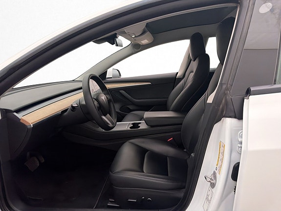 Tesla Model 3 11 of 30