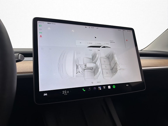 Tesla Model 3 19 of 30