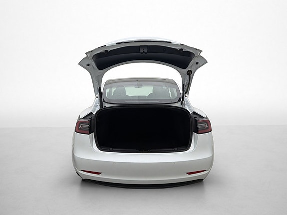 Tesla Model 3 26 of 30